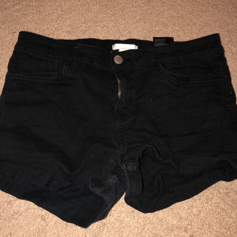 Black H&M shorts size 6